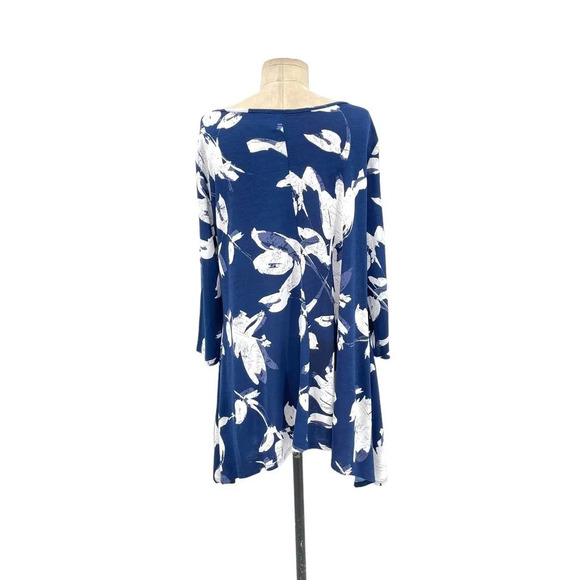 Clara Sunwoo Navy Blue White Floral Keyhole Tunic Top Size Large - Picture 5 of 6